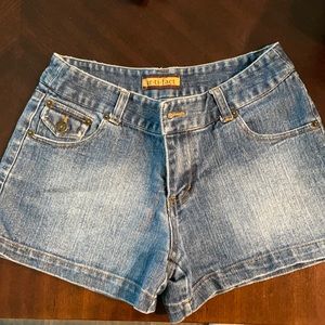 Ar-ti-fact jean shorts